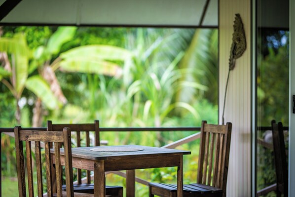 Bungalow – comfort, hageutsikt, hageområde | Terrasse/patio