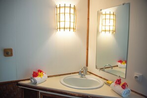 Bungalow – comfort, hageutsikt, hageområde | Bad