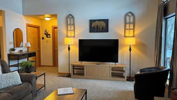 Smart TV, fireplace, table tennis, printers