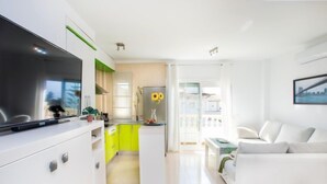 Casa, 2 habitaciones, Terraza | Área de sala de estar