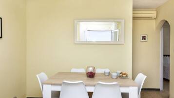 House, 3 Bedrooms, Terrace | Dining