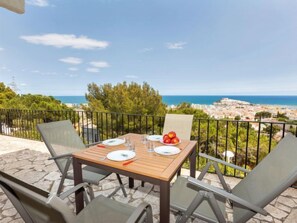 Outdoor dining - Global Las Terrazas de Atalayas 7756 (Peniscola)