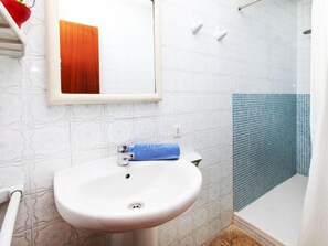 House, 2 Bedrooms | Bathroom - Global S'esquirols Nº5 7766 (Begur)