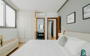 Premier Apartment, 3 Bedrooms, City View - Luxe Paradise Residence Dang Thai Mai (Hanoi)