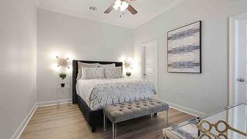 2 bedrooms, desk, iron/ironing board, WiFi