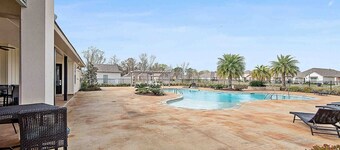 LSU 2 BR | Pet Friendly|Pool| Fitness| Sleep 4