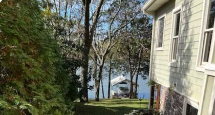 Lakefront Getaway Near Nashville