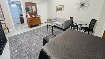 1 間睡房、熨斗/熨衫板、免費 Wi-Fi、床單