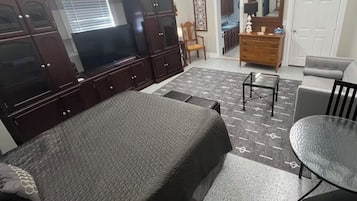 1 bedroom, iron/ironing board, free WiFi, bed sheets