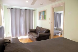 5 chambres, fer et planche à repasser, Wi-Fi, draps fournis