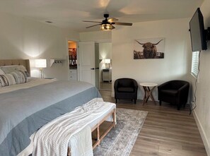 4 bedrooms, in-room safe, iron/ironing board, WiFi