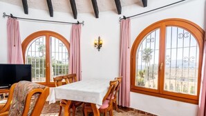 Ferienhaus, 3 Schlafzimmer, Terrasse | Speisen