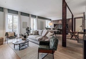 TV - Bomonti - 4 bedrooms in Lista (Madrid)