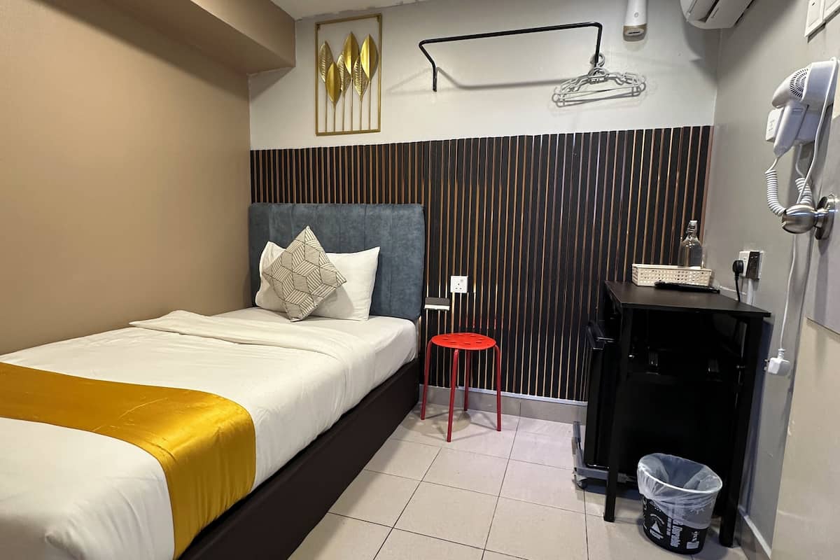 Quarto solteiro luxo | 1 quarto, roupas de cama premium, edredons de pluma