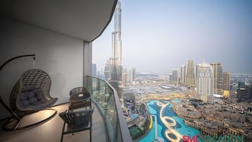 Three Bedroom Two Bathroom Apartments with Burj Khalifa & Dubai Fountain Views | Free WiFi, bed sheets