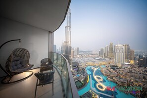 Three Bedroom Two Bathroom Apartments with Burj Khalifa & Dubai Fountain Views | Gratis wi-fi och sängkläder