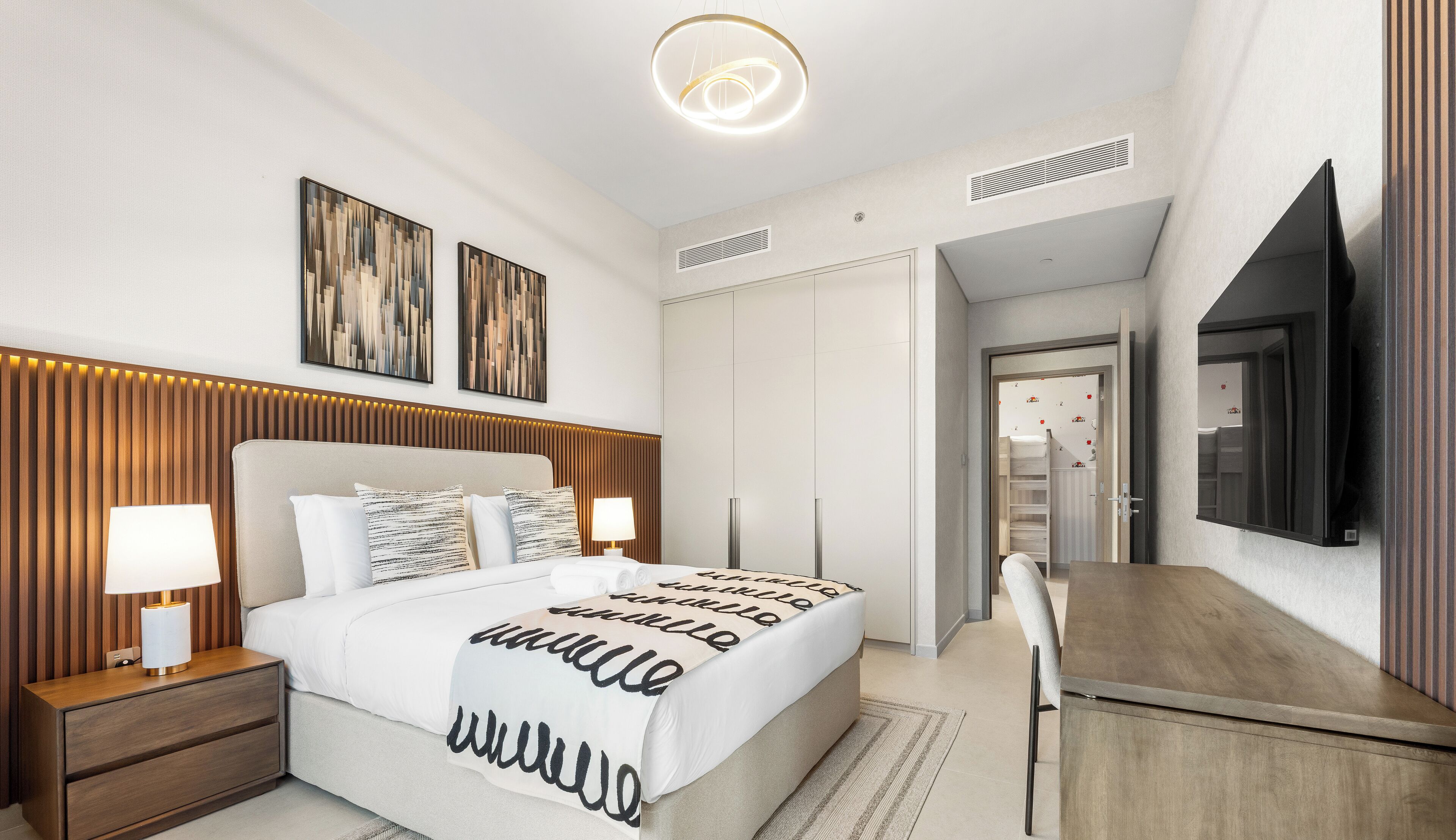 Three Bedroom Two Bathroom Apartments with Burj Khalifa & Dubai Fountain Views | WiFi (free), bed sheets