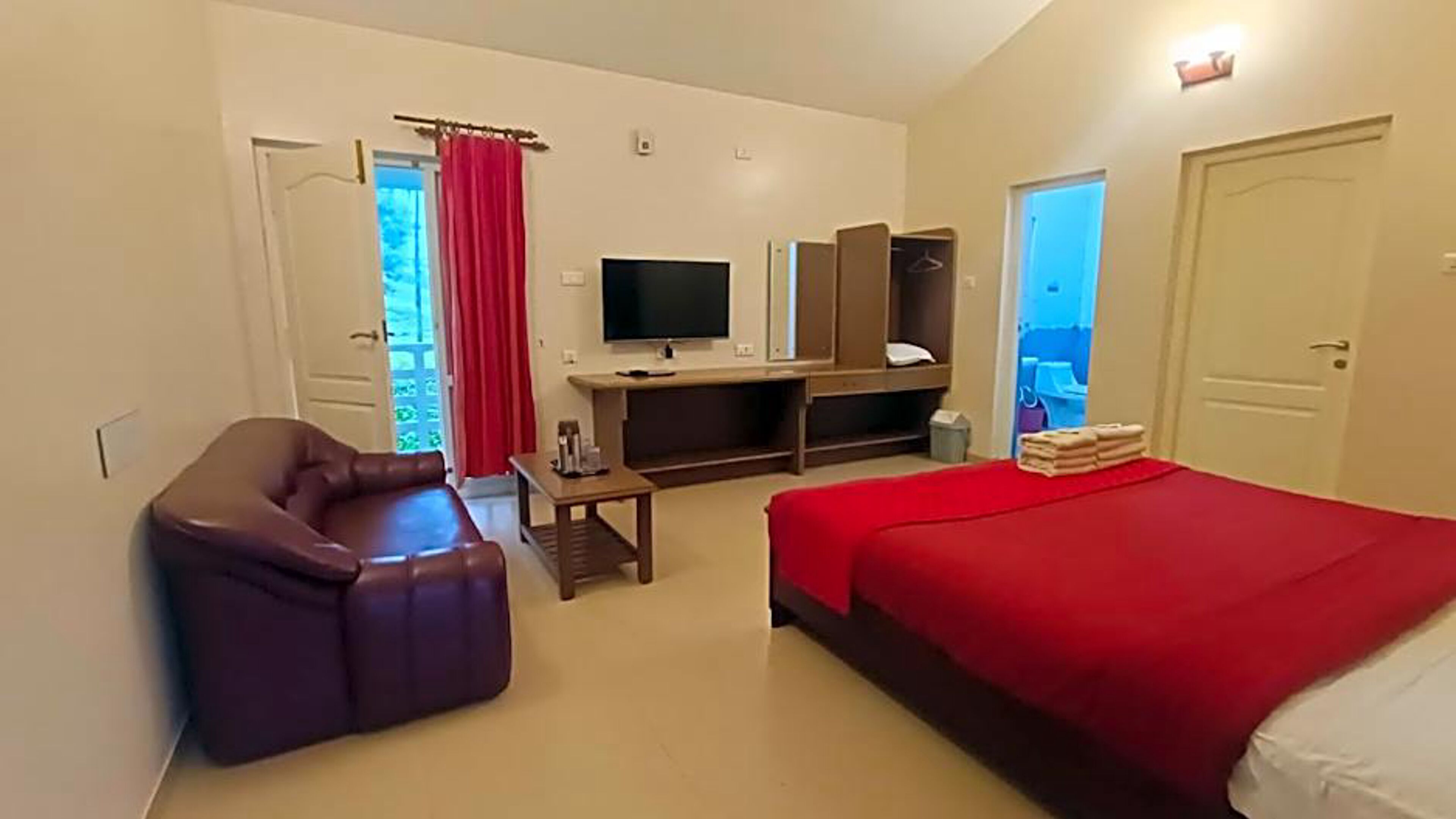 Dobbeltrom – elite | Skrivebord, wi-fi (inkludert) og sengetøy