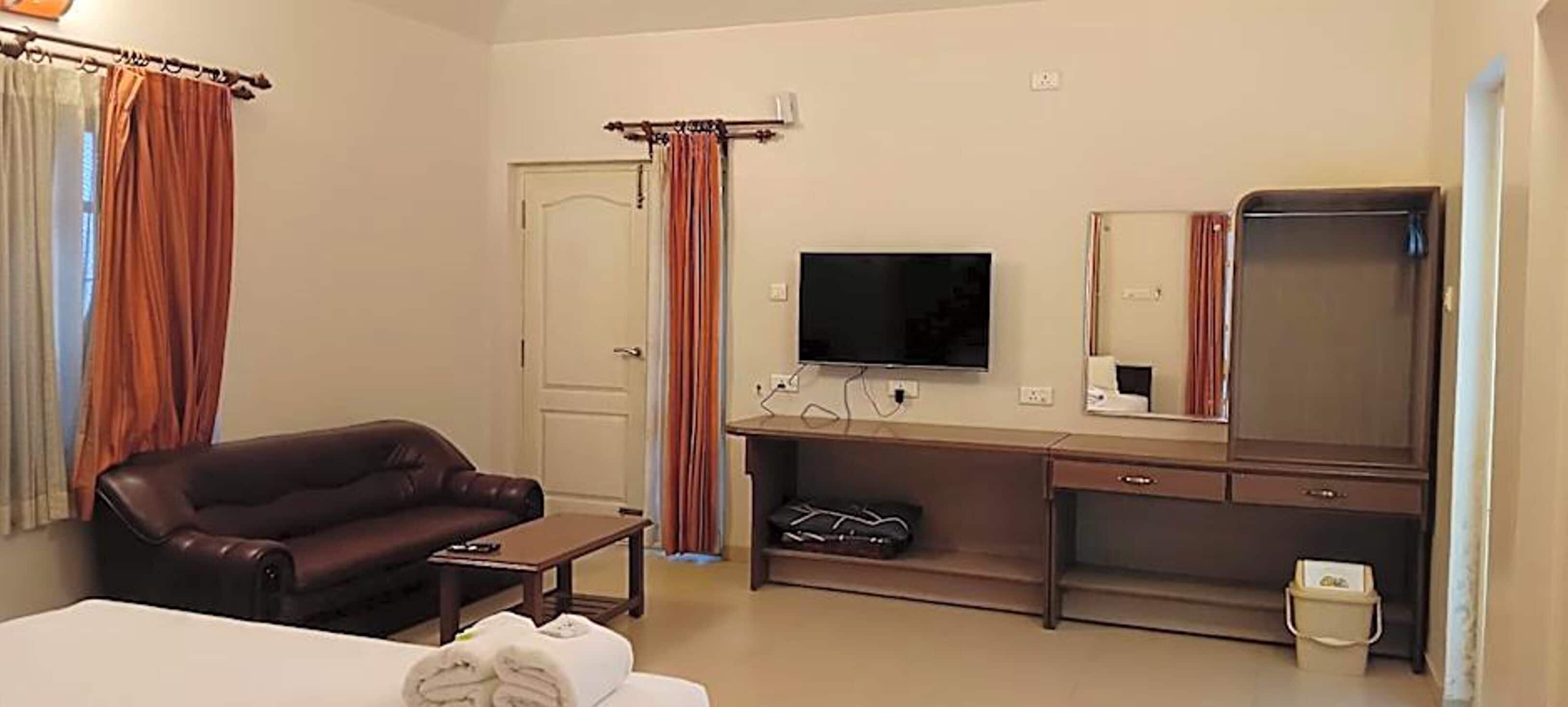 Firemannsrom – comfort | Skrivebord, wi-fi (inkludert) og sengetøy