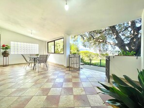 Outdoor dining - The Panorama Apartment (Cardedu)