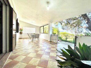 Outdoor dining - The Panorama Apartment (Cardedu)