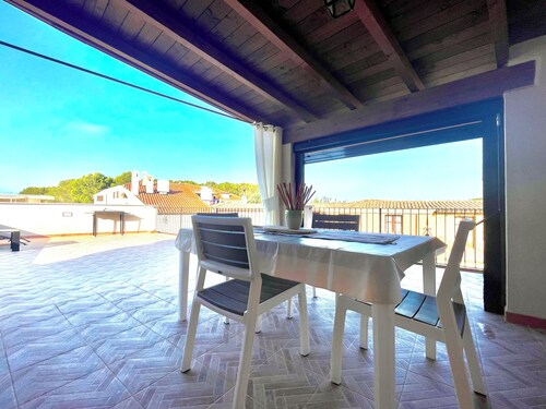 " Beach House with Terrace "