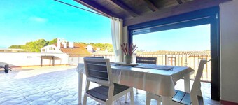 " Beach House with Terrace "