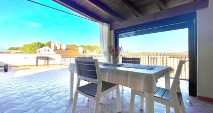 " Beach House with Terrace "