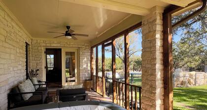 Cozy Getaway Near Lake Travis