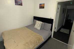 3 dormitorios, tabla de planchar con plancha, wifi y ropa de cama