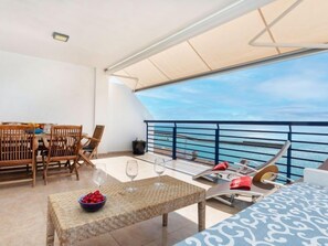 Outdoor dining - Global Calypso Azahar 7978 (Peniscola)