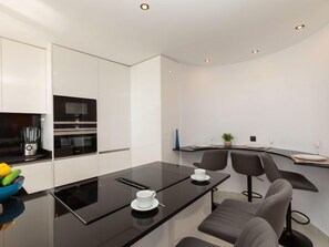 Hus - 3 soveværelser - terrasse | Privat køkken