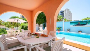 Casa, 4 habitaciones, terraza | Restaurante al aire libre