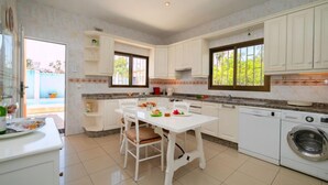 Casa, 4 habitaciones, terraza | Cocina privada
