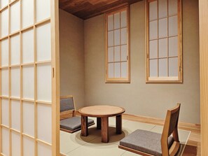 Neljän hengen superior-huone | Oleskelualue | LED-televisio, Netflix, suoratoistopalvelut