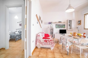 TV - Dimora Del Mare - Villa with Garden near The Sea, Porto Cesareo, Italy (Porto Cesareo)