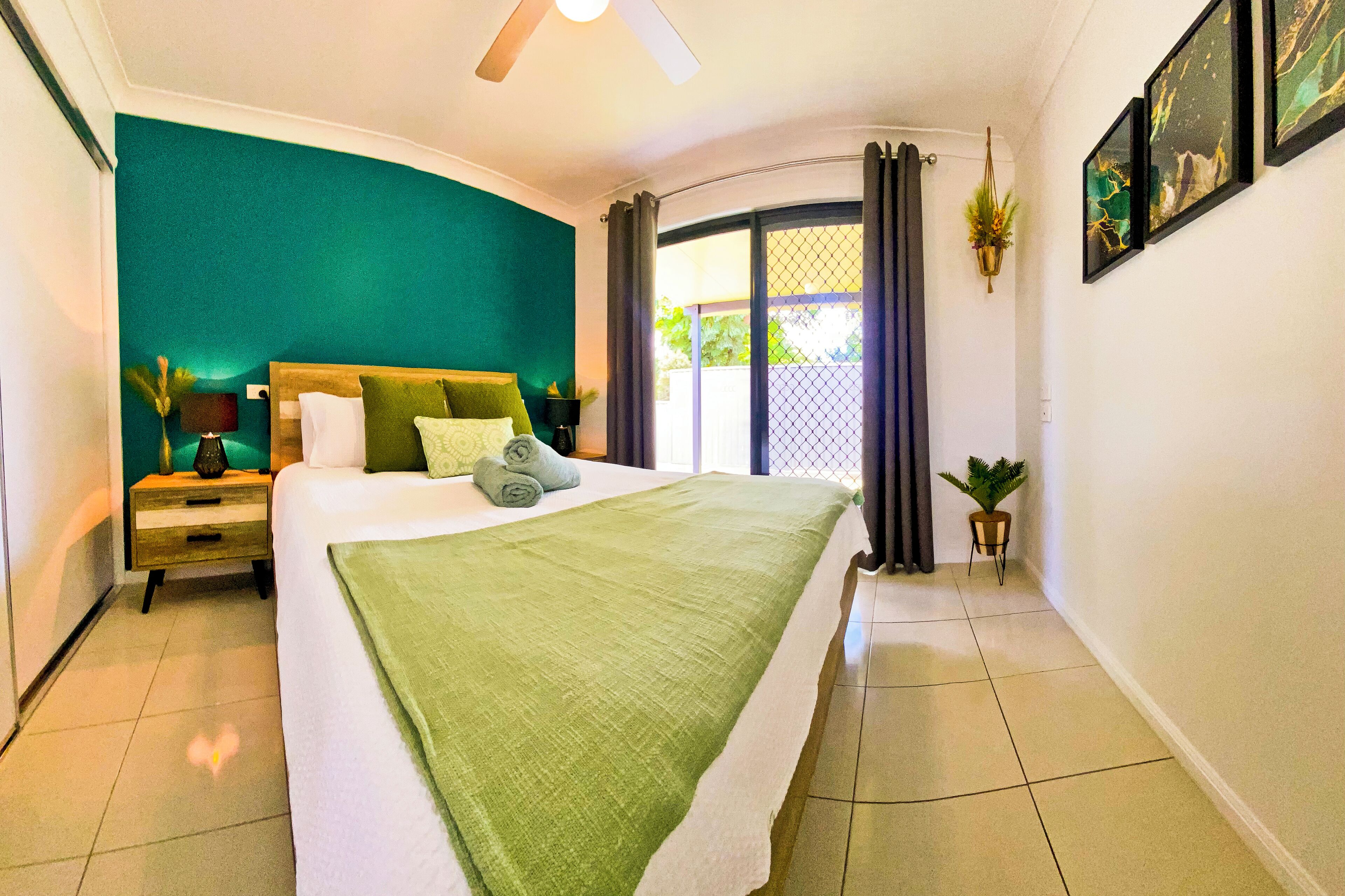 4 Schlafzimmer, Bügeleisen/Bügelbrett, WLAN, Bettwäsche