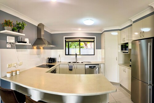 Family Fun Retreat in Aratula – Mini Golf, Games & More!