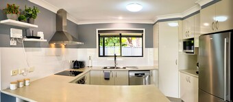 Family Fun Retreat in Aratula – Mini Golf, Games & More!