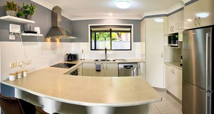 Family Fun Retreat in Aratula – Mini Golf, Games & More!