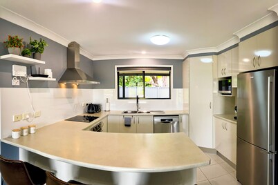 Family Fun Retreat in Aratula – Mini Golf, Games & More!