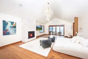 Smart TV, fireplace, music library, stereo