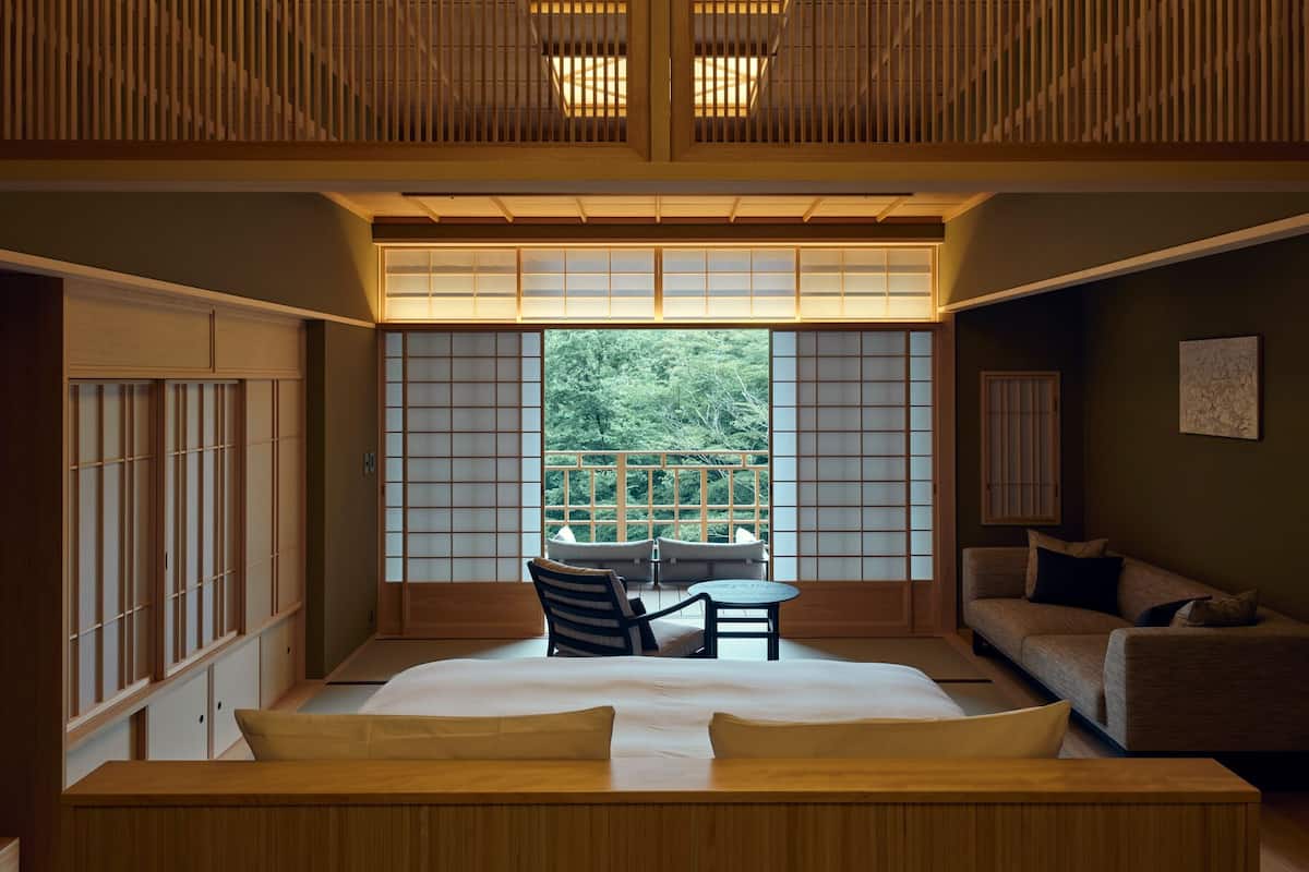 룸 (Std. Suite w/ Wooden Bath, King Bed A) | 저자극성 침구, 미니바, 객실 내 금고, 무료 WiFi