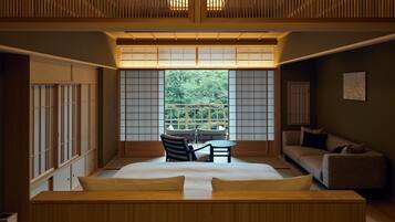 Standard Suite with Wooden Bath, King Bed Type A ,Inroom Dining Non Smoking | Hypo-allergenic bedding, minibar, in-room safe, free WiFi