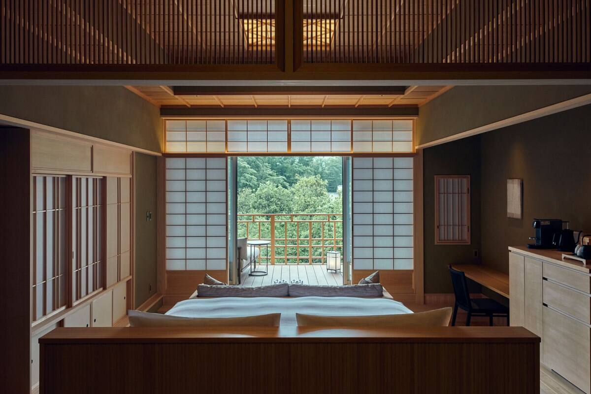 룸 (Std. Suite w/ Wooden Bath, King Bed B) | 저자극성 침구, 미니바, 객실 내 금고, 무료 WiFi