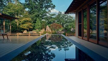 ๋ฃธ (Villa Suite, hare) | ์ ์ฉ ์์์ฅ