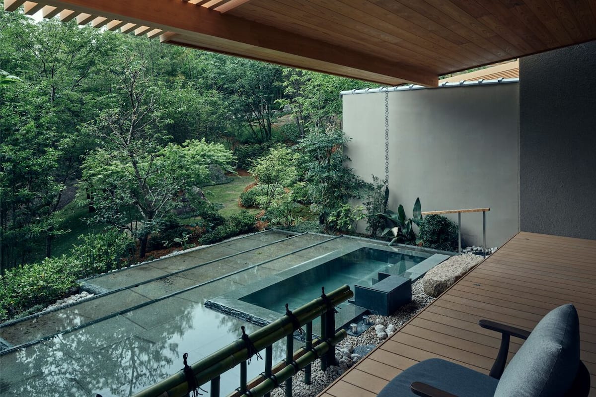 Chambre (Kadan Suite, Open Air Big Stone Bath) | Salle de bain