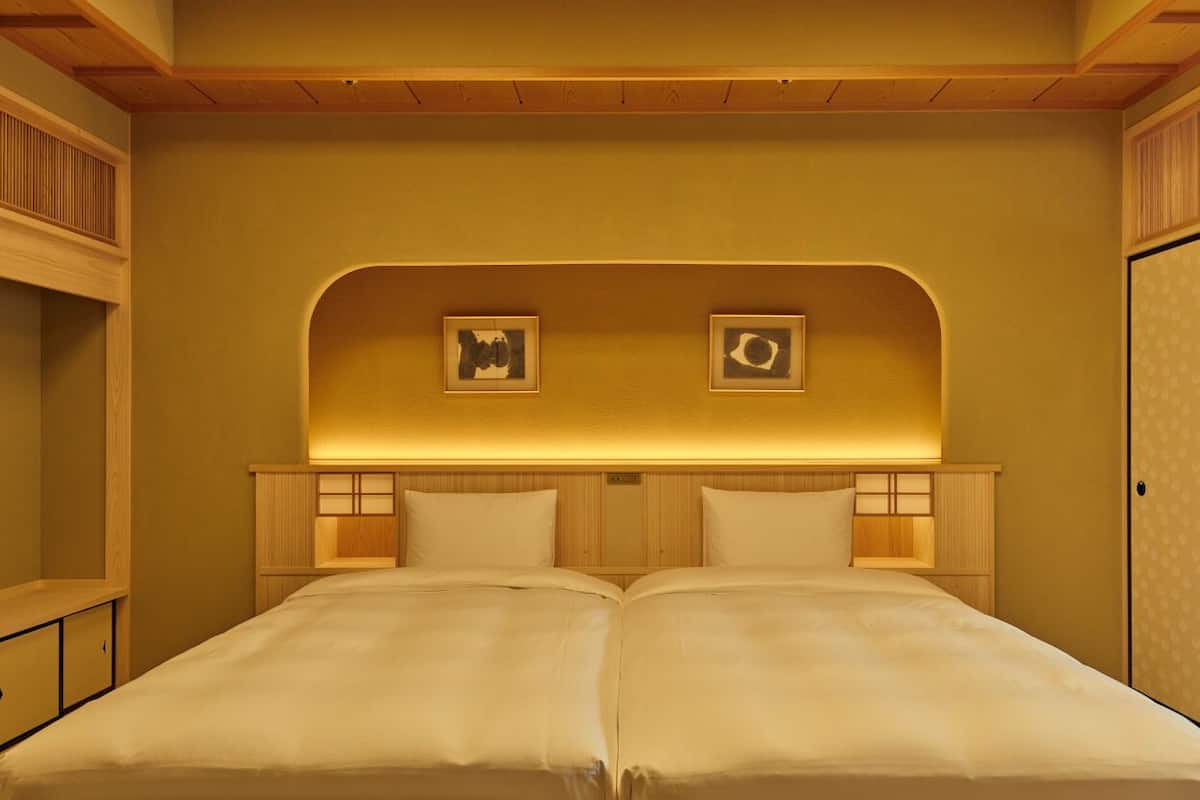 Chambre (Std. Suite w/ Wooden Bath, Twin Bed)