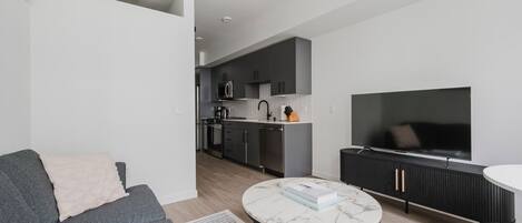 Télévision, chaîne hi-fi