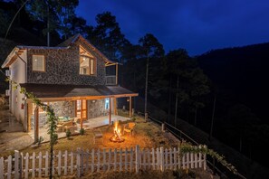 ซิกเนเจอร์วิลล่า | เครื่องนอนระดับพรีเมียม, ตู้นิรภัยในห้องพัก